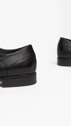 Stringata Uomo in Pelle Nera Derby